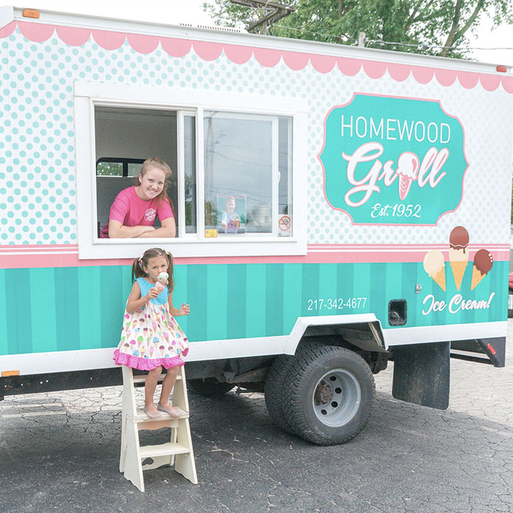 children at an ice cream truck