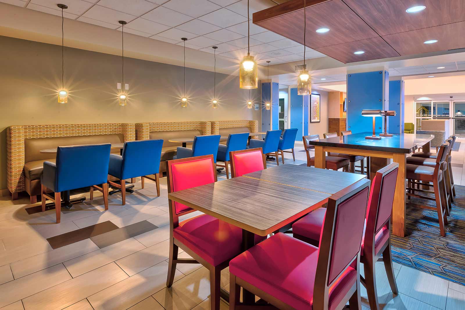 Holiday Inn Express Dining Area